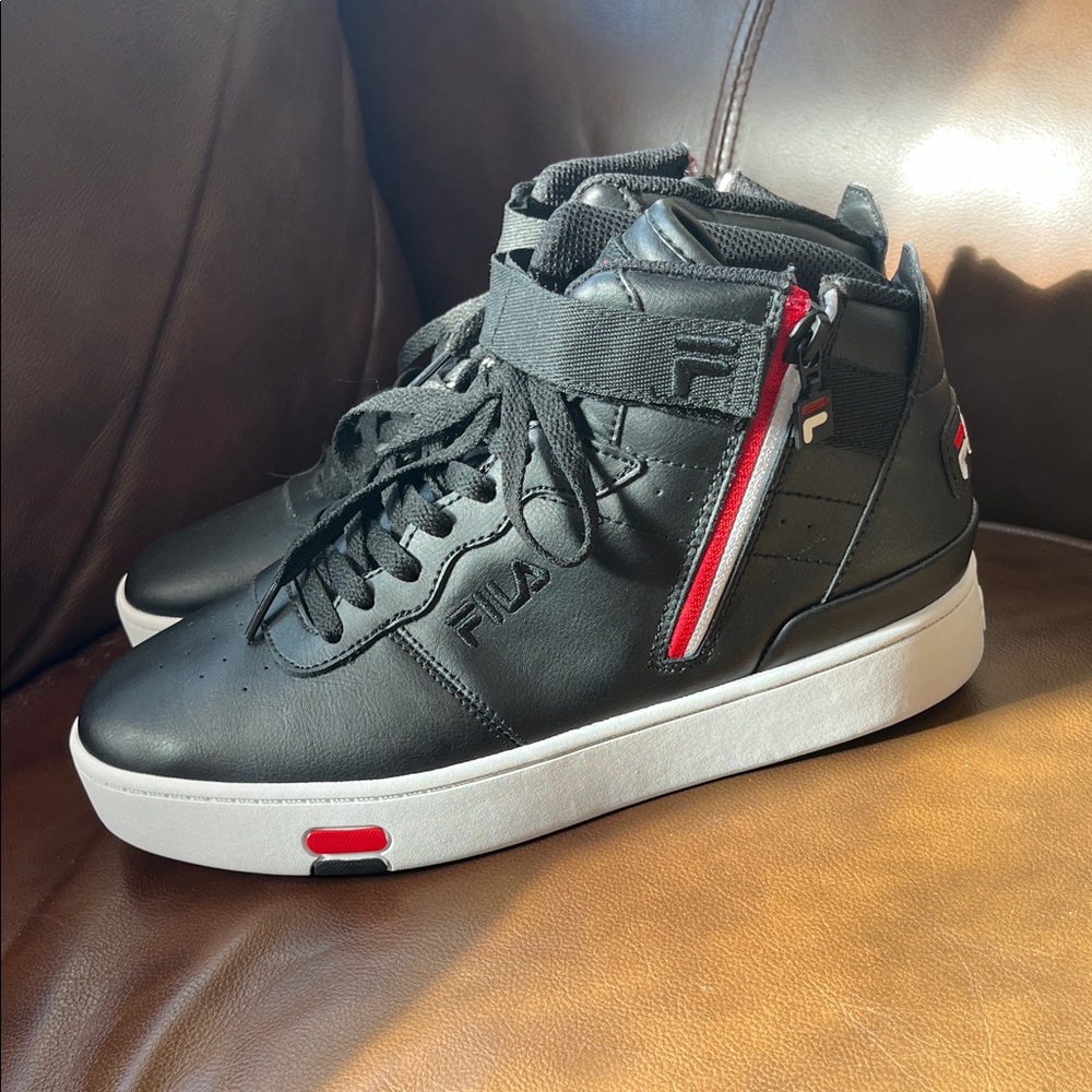 Fila women’s V10 HZ Sneakers US 8.5